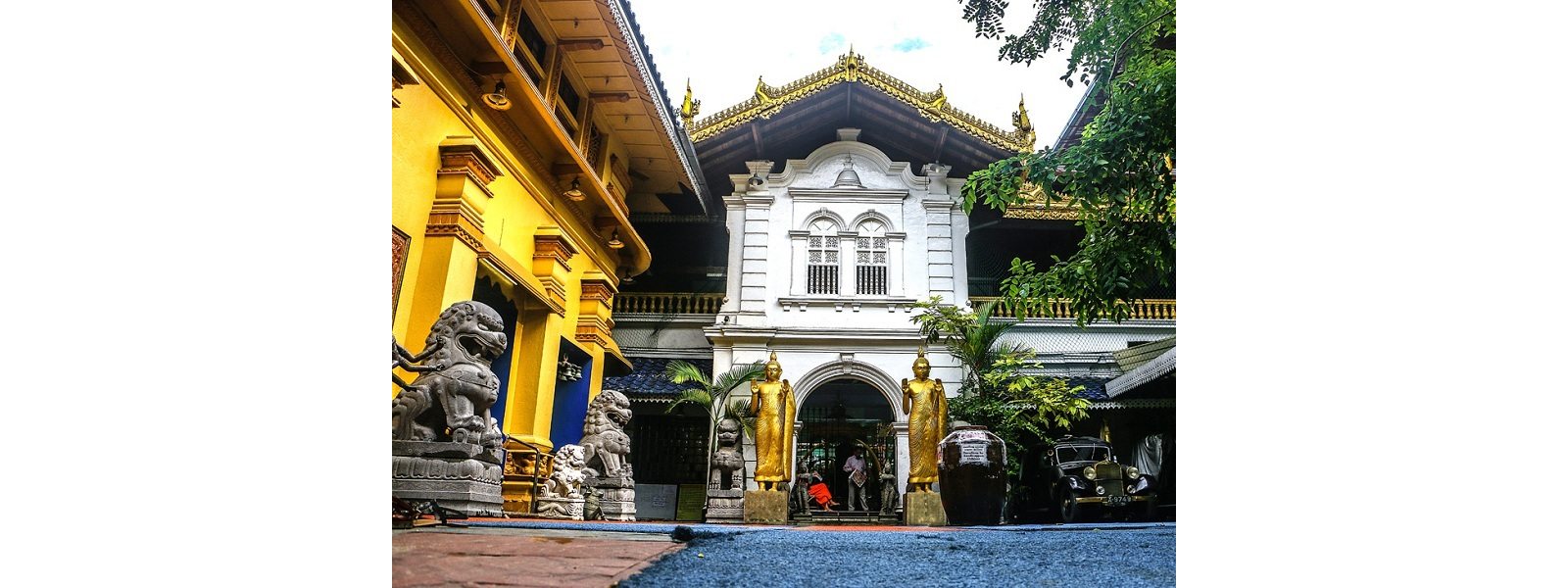 ශ්‍රී සර්වඥ ධාතූන් වහන්සේ ප්‍රදර්ශනයක්